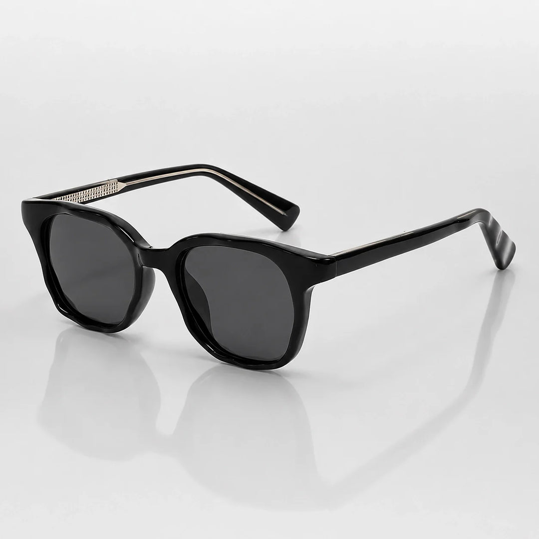Quelva Mavio Sunglasses — Black Frame Black And Gray Film C1 (sunglasses hero)
