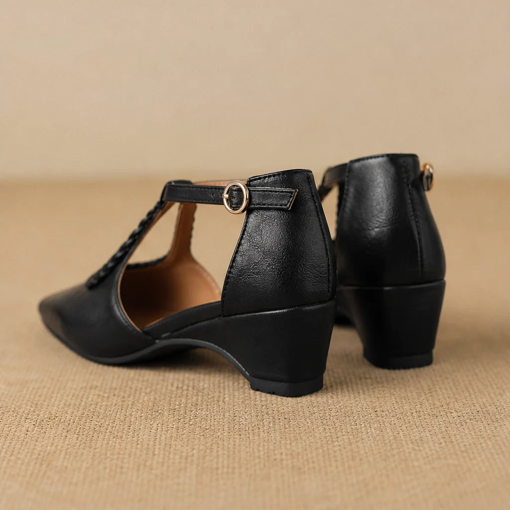 Zolara T-Strap Sandal Flats — 黑色 (studio solo alt cell3)